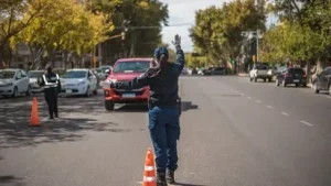 Un masivo operativo de seguridad vial en San Juan finalizó con más de un centenar de multas y 15 conductores ebrios