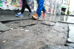 Capital lanzará licitaciones para reparar veredas bajo un sistema de esfuerzo compartido con los vecinos