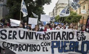 marcha-universitaria-300x181