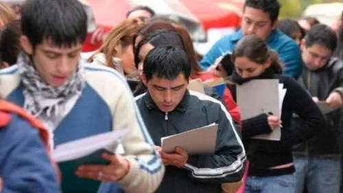 Desempleo-trabajo-jovenes-500x281