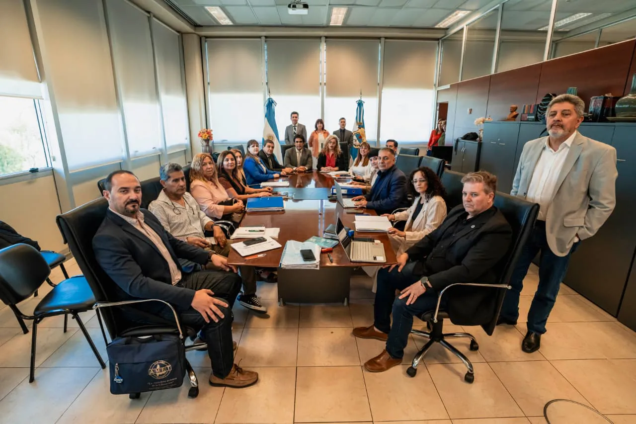 multimedia.normal.b8afb0d1fc049eb6.bm9ybWFsLndlYnA=