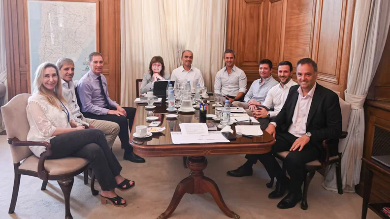 mesa de gobierno nacional