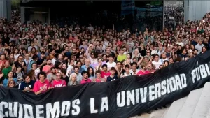 Docentes universitarios profundizan el conflicto y sostienen una semana de paro