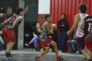 Del Bono domina y lidera el Nivel 2 con autoridad