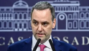 Adorni deberá responder miles de preguntas en Diputados en medio de cuestionamientos opositores