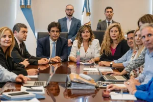 San Juan acordó con los docentes un aumento salarial escalonado hasta junio