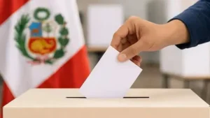 Elecciones en Perú: ningún candidato se acerca a una mayoría absoluta y será necesario un balotaje