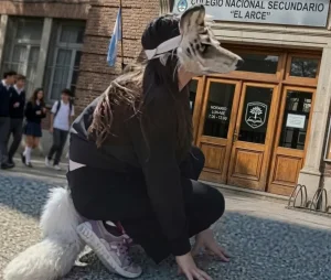 Alerta en las aulas sanjuaninas por el fenómeno "Therian": niños que imitan comportamientos animales