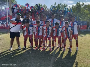 San Lorenzo de Ullum ganó el clásico y se subió a lo más alto del campeonato