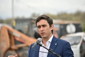 El espacio de Baistrocchi impulsa una reforma electoral que otorga poder de decisión directa al votante