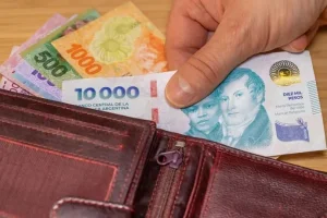 Salario insuficiente: 7 de cada 10 trabajadores argentinos gastan su sueldo en menos de 14 días