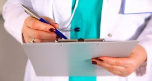 Crisis sanitaria: más de 700.000 personas perdieron su cobertura privada y saturan el sistema público