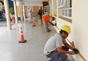 Reparación de techos, baños y calefacción: los detalles de las obras en las escuelas durante el receso