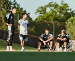 Los tres futbolistas de la Selección argentina que continúan lesionados