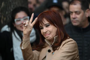 El Gobierno reducirá el monto de la pensión de 15 millones que recibe Cristina Kirchner