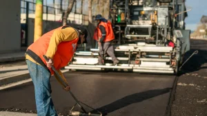 Capital amplía su plan de asfalto y repavimentará 68 cuadras en el microcentro