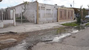 Vecinos del Barrio Güemes rechazan una obra provisoria de OSSE e intensifican las protestas por derrames de cloacas