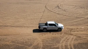 Abandonaron una Hilux en la Pampa del Leoncito: "Hicieron mucho daño"
