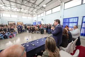 Orrego inauguró la ampliación de una escuela en Difunta Correa que brinda más espacios y herramientas para los estudiantes