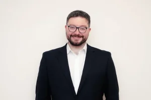 Mariano Domínguez cruzó a la oposición por los pedidos de informes y defendió el ordenamiento de la Capital