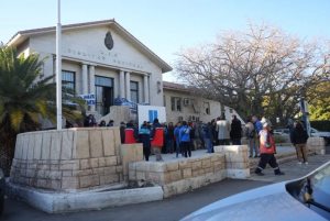 Trabajadores de Vialidad Nacional iniciaron medidas de fuerza con retención de tareas en San Juan